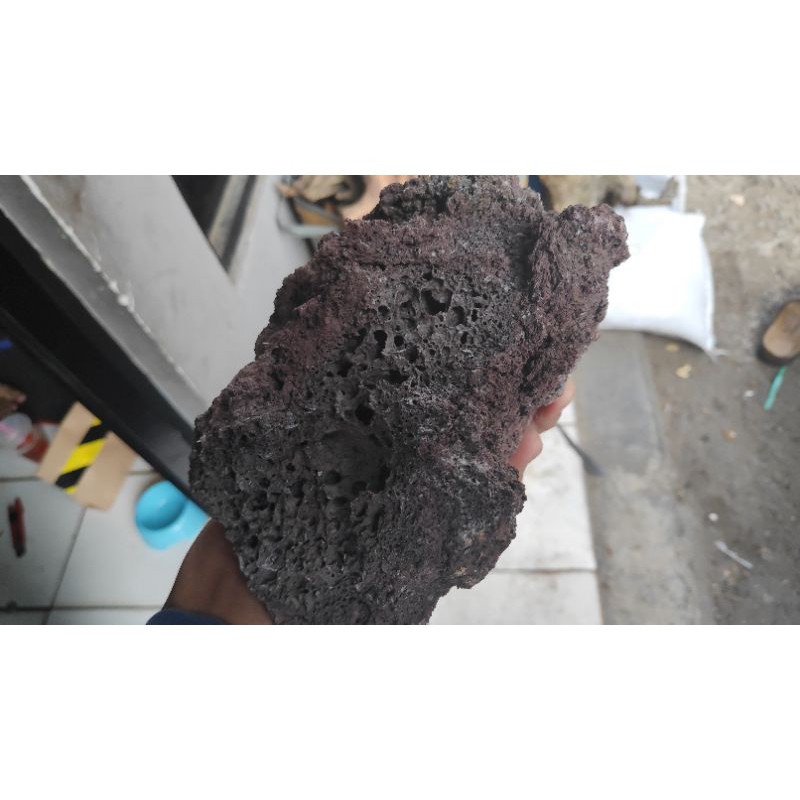 Lava rock hitam