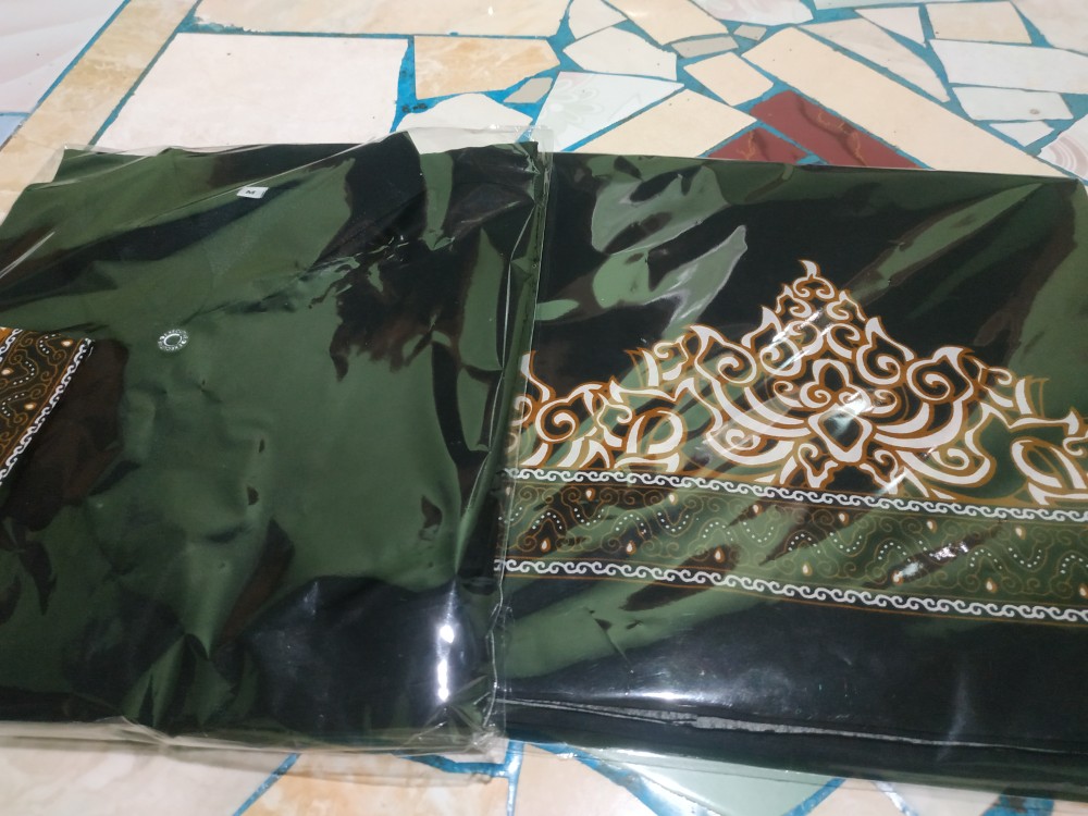 Kemeja Koko Dan Sarung Batik Solo Tumpal Hitam