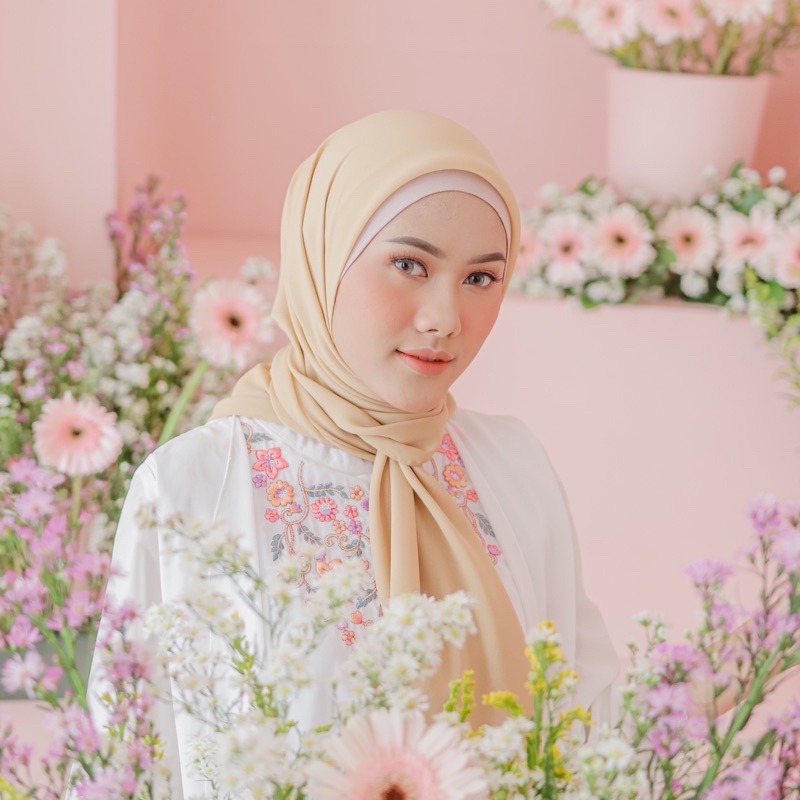 BELLA SQUARE Premium Jilbab Bella Square Jilbab Segi Empat Polos Kerudung Segi Empat Polos Hijab Premium Hijab Murah Kerudung Murah Polycotton Jahit Tepi