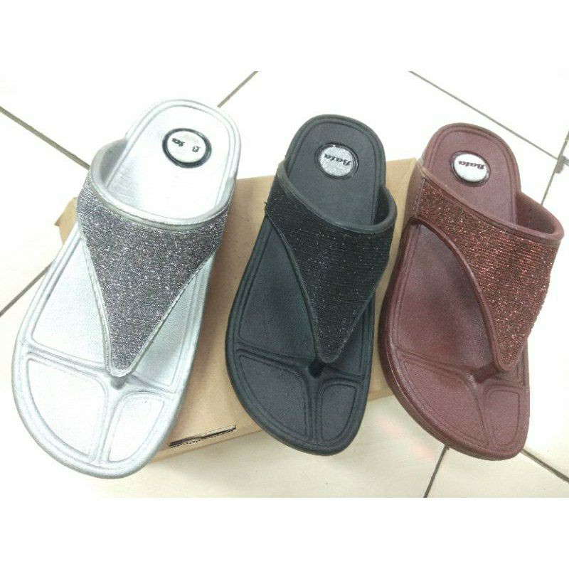 Bata Sandal Wanita Karet