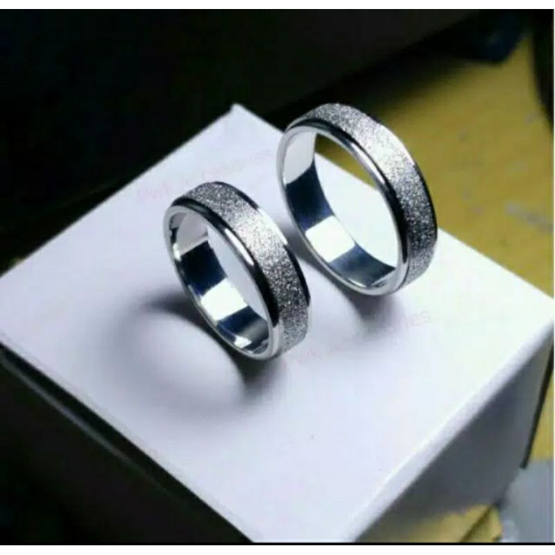 CINCIN COUPLE SILVER PERAK [TITANIUM UKIR NAMA ANTI KARAT]