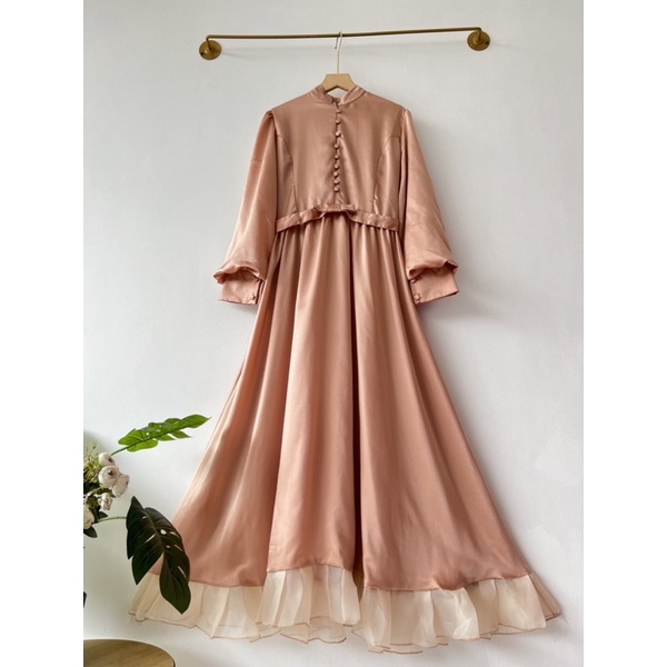 ellsa satin maxy