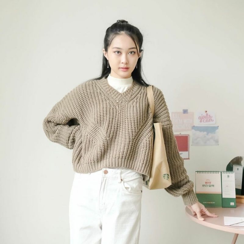 FX SHOP HANNA OVERSIZED KNIT / YEJI SWEATER CROP OVERSIZE PREMIUM / V SWEATER RAJUT