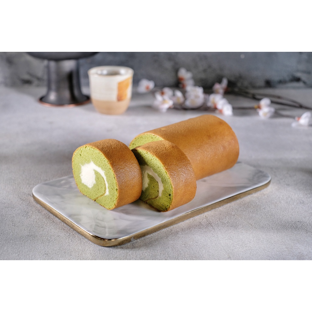 

Oyatsudo Roll Matcha Whole