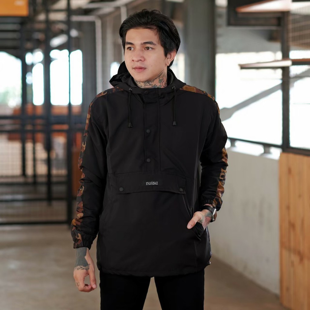 WOLV ORIGINAL COUGLE NOISE Jaket parasut  jaket pria hitam motif oranye seri art OCN003