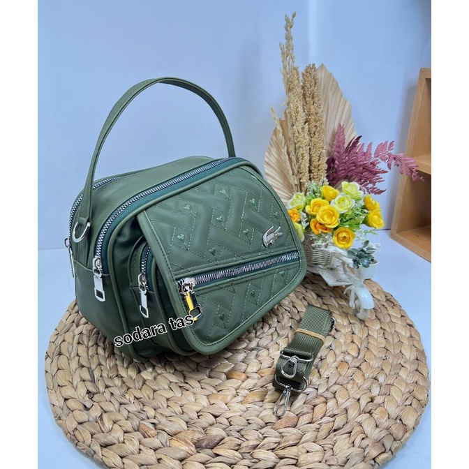 TAS SLEMPANG TUTUP KARET BANYAK  RUANG SLETING MIRING  SIZE 22X18CM