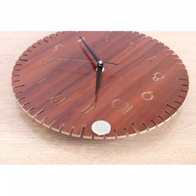 JAM DINDING KAYU KLASIK