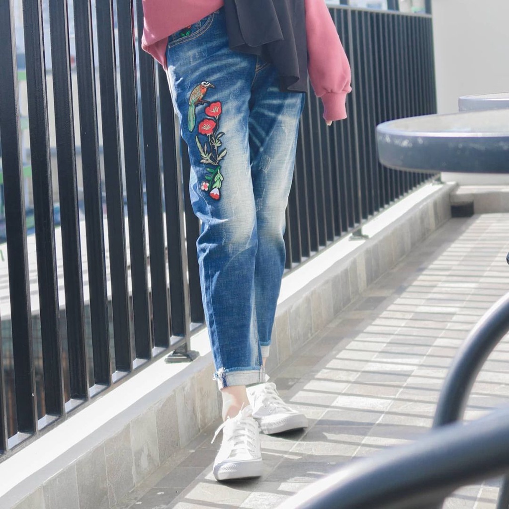 Celana Jeans Wanita 7/8 - Jeans Import Perempuan