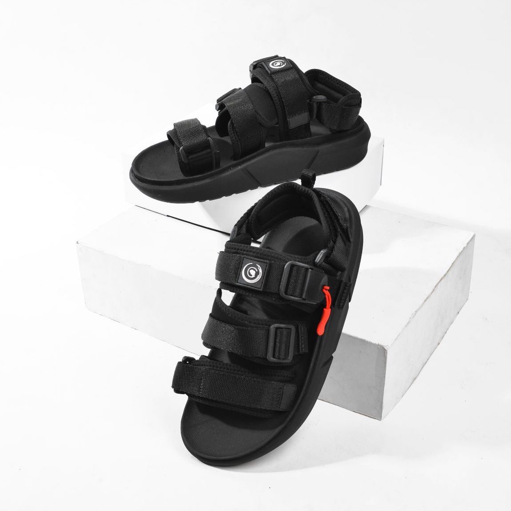 MINOS BLACK ORIGINAL x GREATA Sandal Casual Hitam Pria Sendal Gunung Kasual Jalan Santai Harian Main Hangout Lebaran Fashion Distro Remaja Traveling Outdoor Premium Travelling Footwear Ban Tali 3 Strap Big Size Jumbo Ukuran Besar 44 Keren Terbaru Kekinian