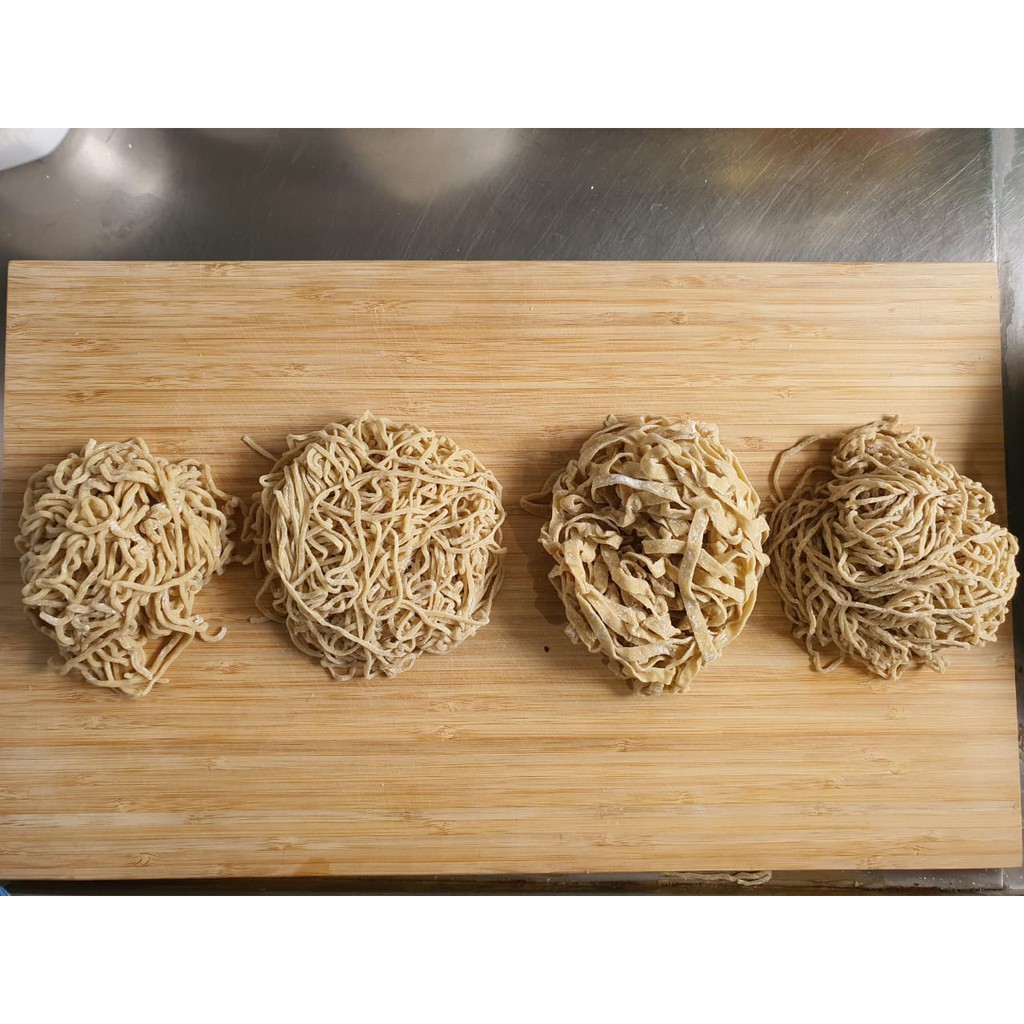 

Mie Ayam Mentah Telor Bebek 500gr Enak RAMIEKU No MSG HALAL Premium Quality Kelas Atas Homemade