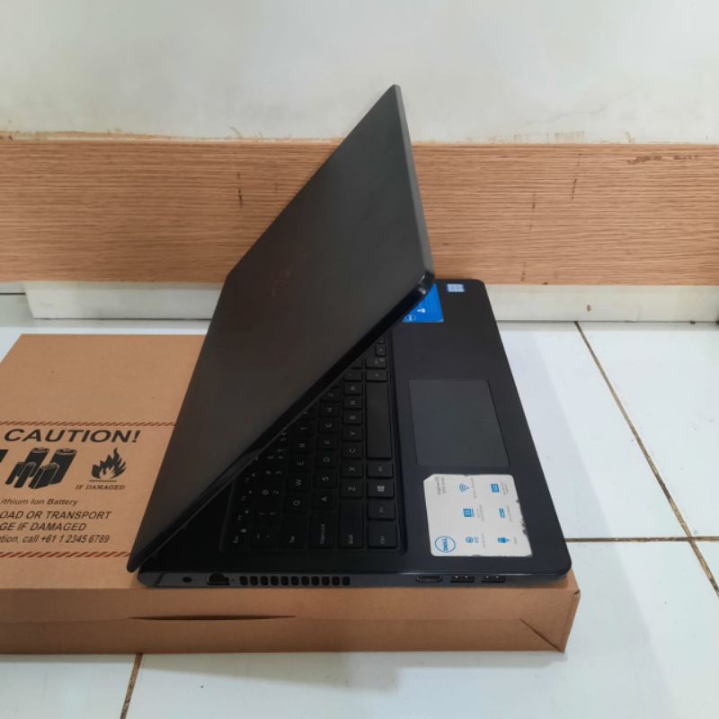 Laptop Dell inspiron 15-3567 Cor i3-6006U Ram 4GB HDD 1TB  Layar 15 inch Windows 10 Full aplikasi siap pakai