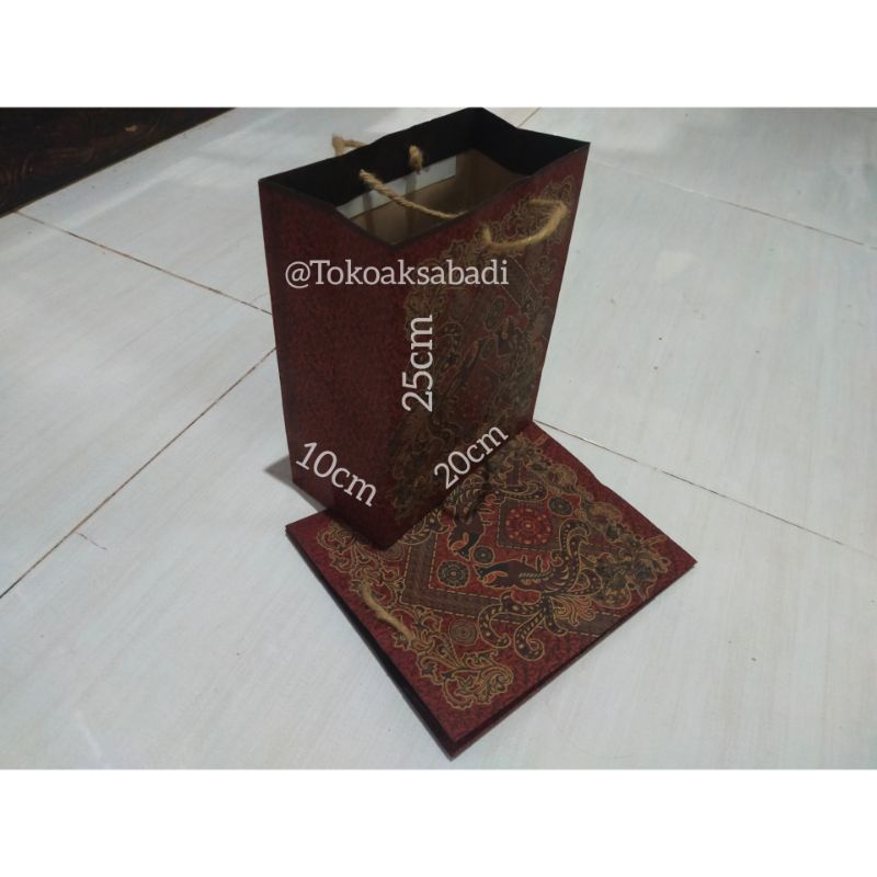 

PAPER BAG MOTIF BATIK UK 20×25×10 /TAS KERTAS/GOODY BAG