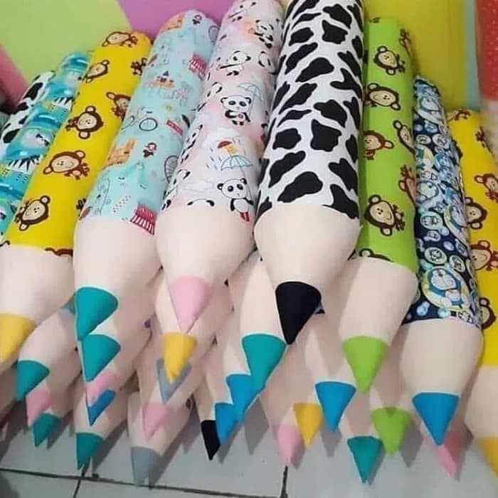 

Bantal pensil brendis besar dan tebal