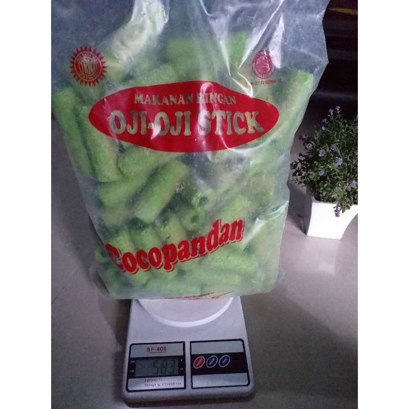 grosir jaburan / snack kolor ijo / oji oji stick cocopandan manis nya legit kriuk kres harga murah