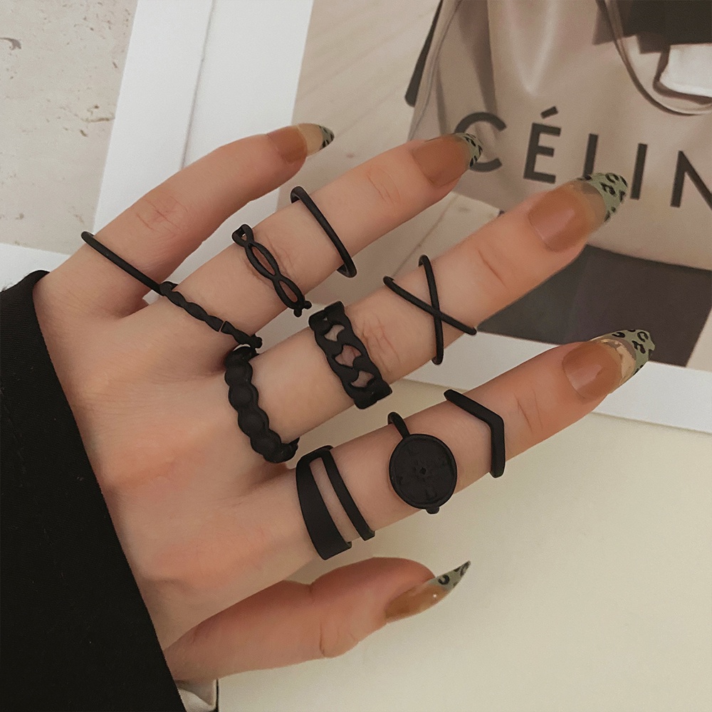 10pcs / Set Cincin Tumpuk Warna Hitam Gaya Simple Untuk Wanita