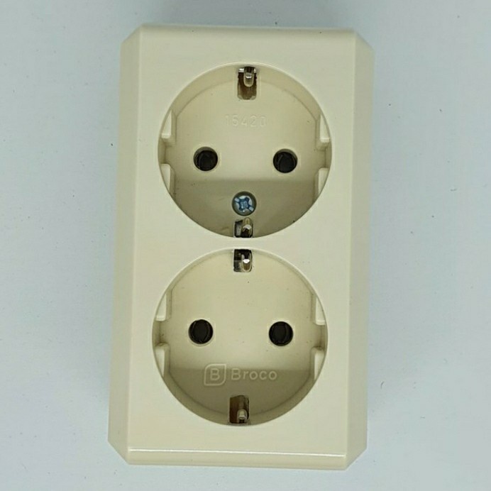 Stop Kontak OB Broco 2 Lubang 15420-11