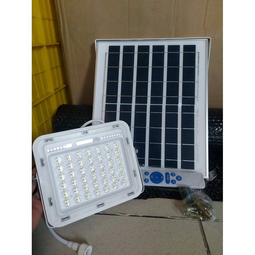 Lampu Sorot Solar 60w Lampu Tembak Tenaga Surya 60 w Sorot Solar Panel