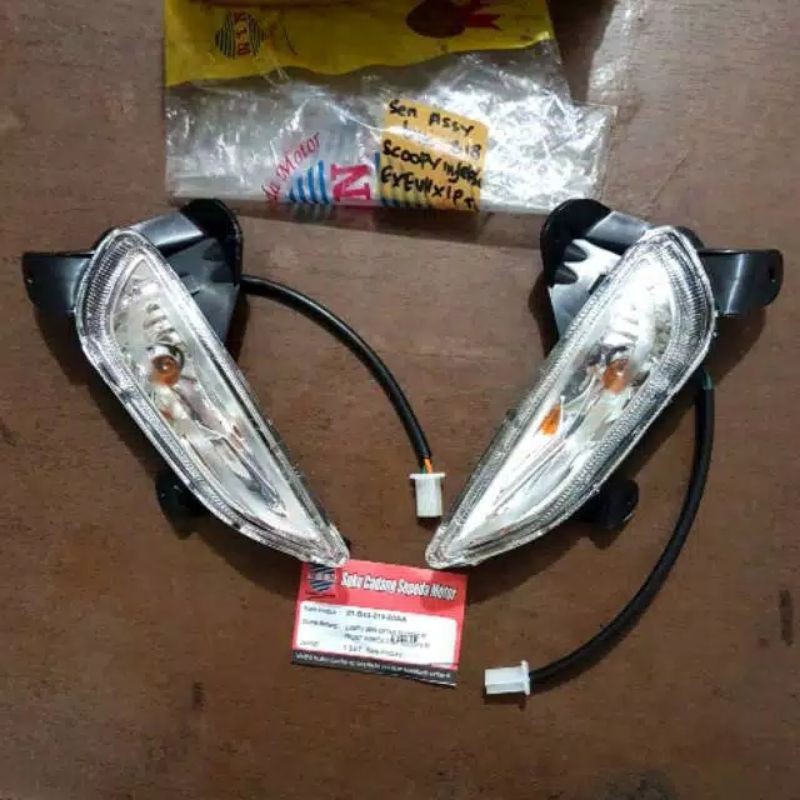 LAMPU SEIN BELAKANG SCOOPY FI 2013 2016