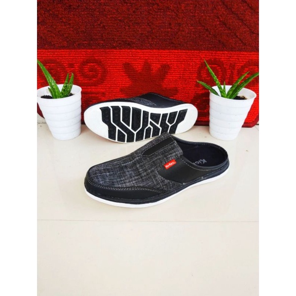 kickers pria / slop kickers / slop / sepatu pria / slop pria/ sandal sepatu masa kini