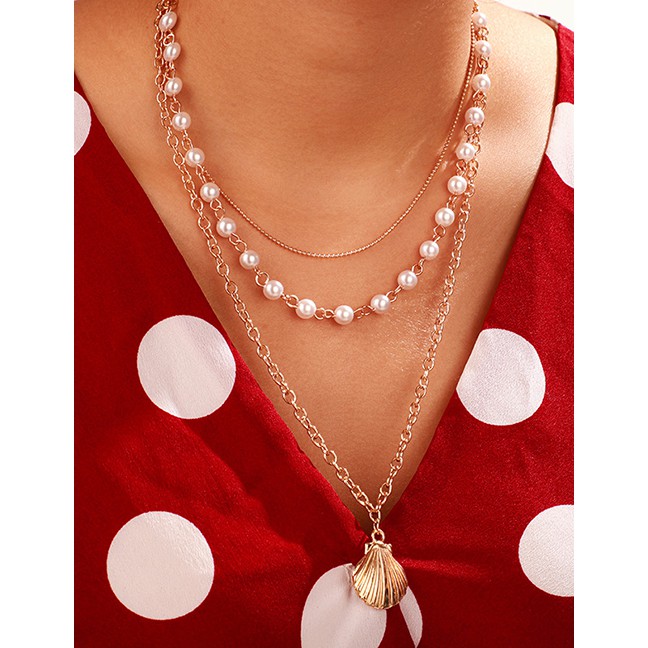 LRC Kalung Gold Scallop Artificial pearl Multilayer Necklace D53737