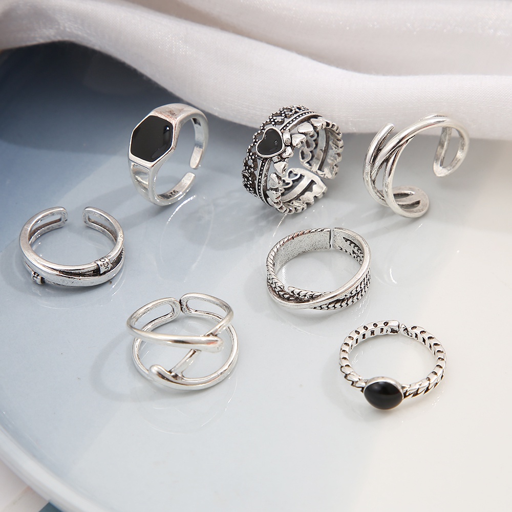 7pcs / Set Cincin Silver Bentuk Hati Warna Hitam Untuk Wanita