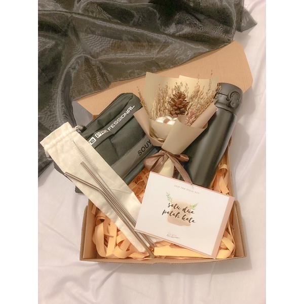 

Custom gifr box cowok kado pacar kado ultah kado wisuda graduasi hadiah untuk cowok kado cewek