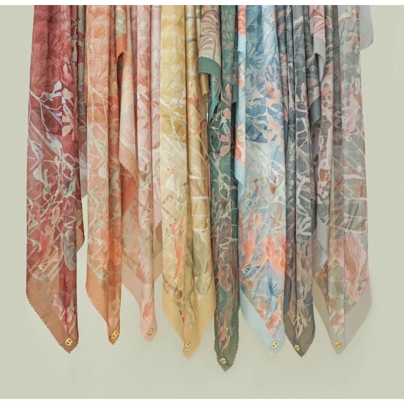 buttonscarves buttonscraves scarf xanadu waves royal chain mermaid disney