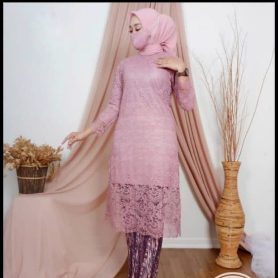 PROMO! Kebaya terbaru kebaya modern wanita kebaya wisuda / Kebaya brukat modern / Tunik kebaya brukat / Tunik kebaya kondangan / Tunik kebaya modern 2022 / Setelan kebaya modern 2022 kondangan / Setelan tunik kebaya rok batik Maroon