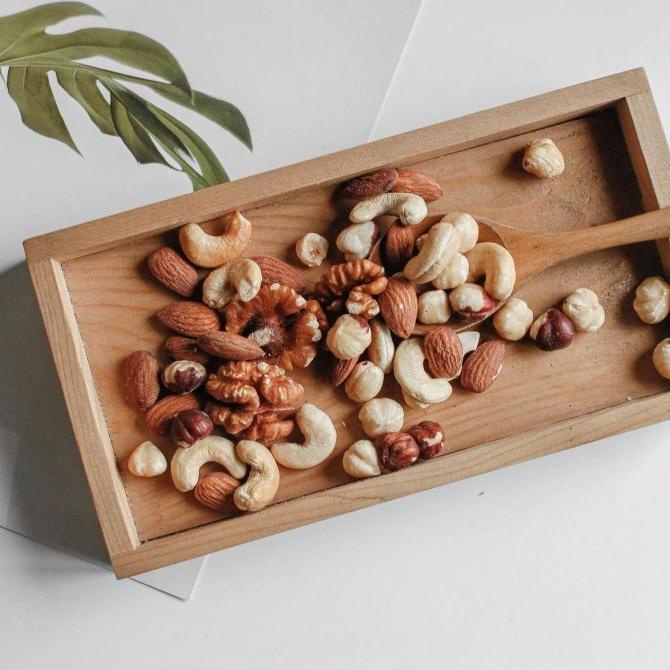 

Mix Nut 500 gr/ Roasted mix nut ( Hazelnut, Walnut, Almond, Mede,