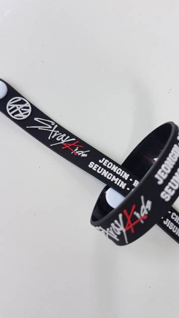 STRAYKIDS GELANG KPOP WRISTBAND