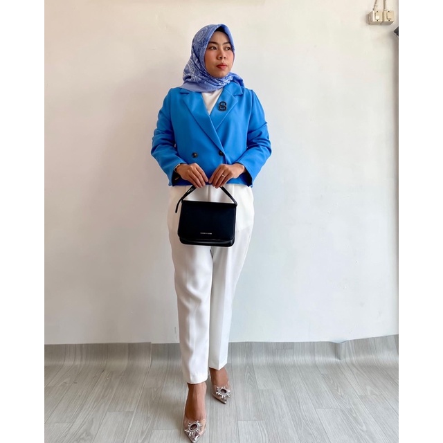 AMANDA BLAZER | BLANIK BLEZER CROP WANITA LENGAN PANJANG POLOS