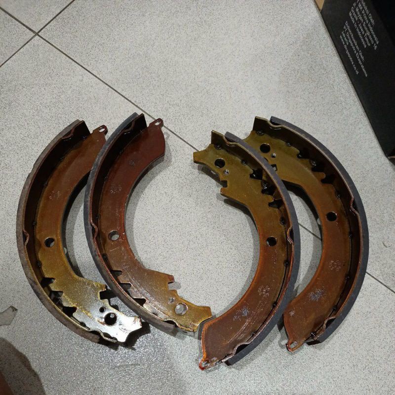 Sepatu Rem Belakang Taft Gt/Feroza/Taruna/Terios