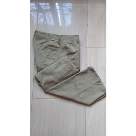 celana panjang chinos Carhartt (second hand)