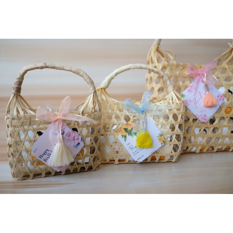 

HAMPERS MIE AYAM HUMBLE MIE (TAS ANYAM) - Bingkisan UlangTahun/Anniversary