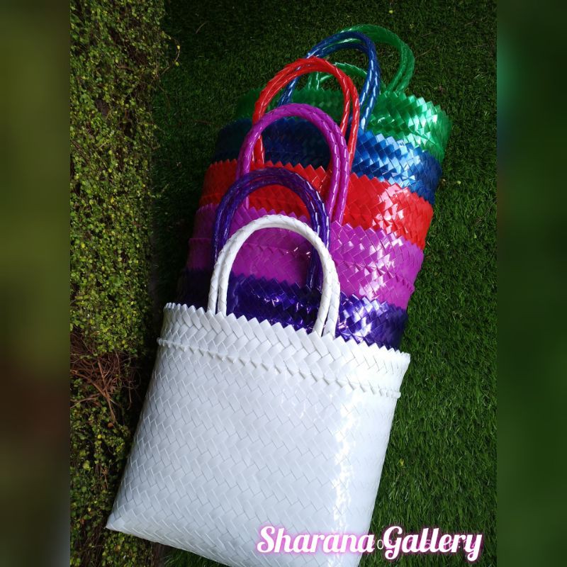 tas anyaman plastik/tas souvenir bahan kaca glossy premium.