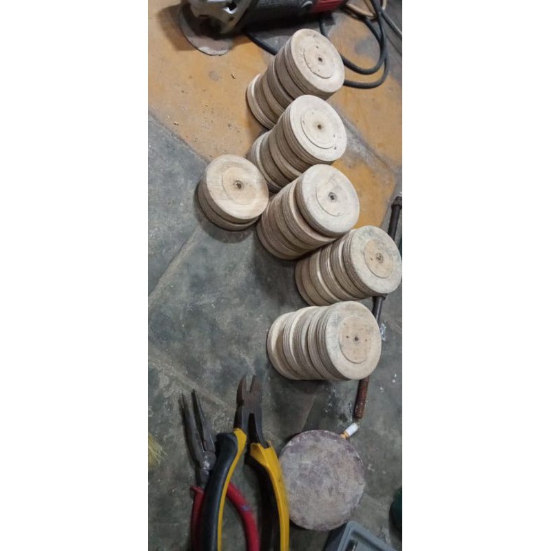 Ban kayu miniatur truk