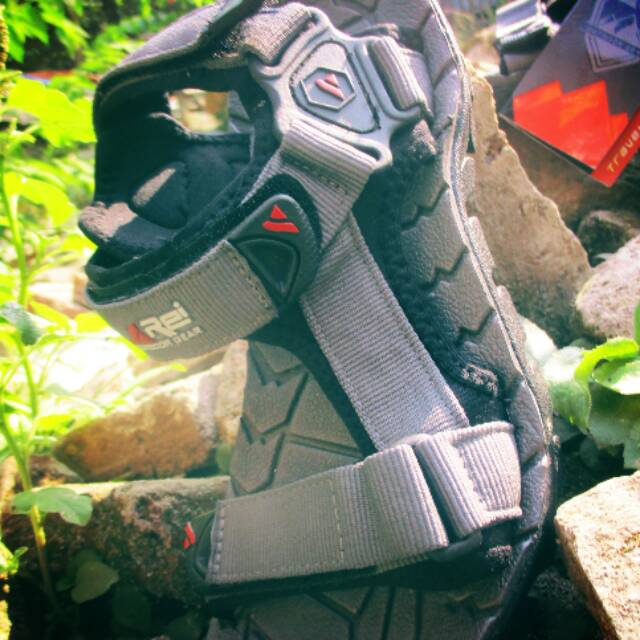 Sandal Gunung @Rei