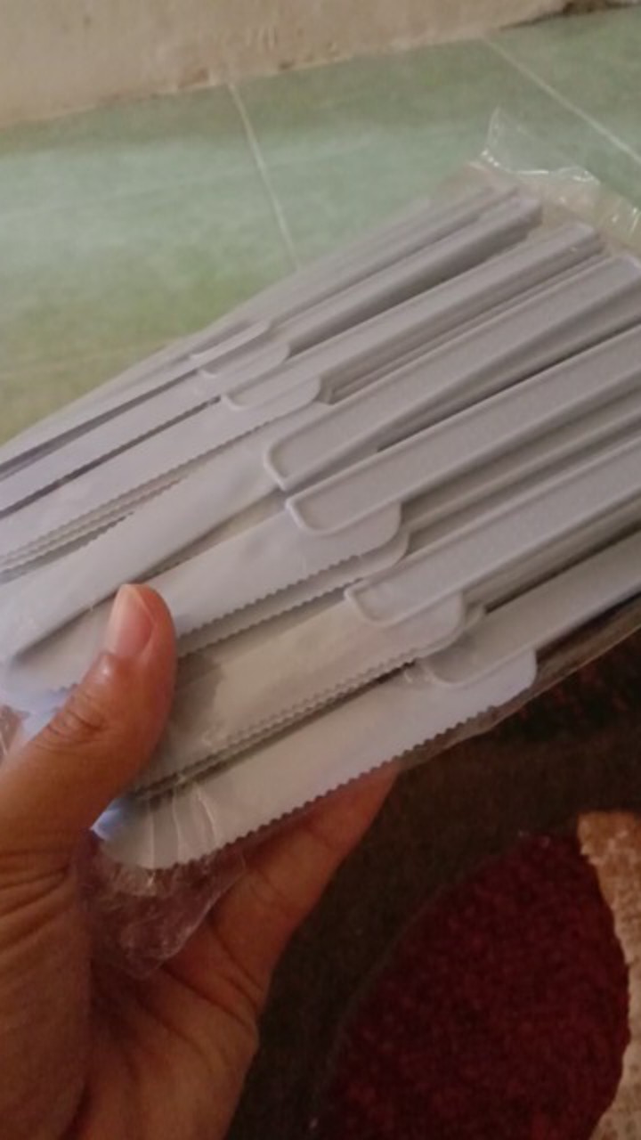 Pisau Plastik Kue Brownies Kecil Pisau Roti Cake Pisau Pizza  Isi 100pcs