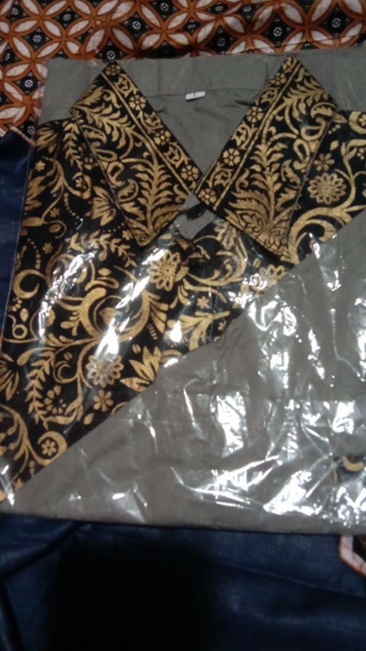 Kemeja Batik Koko Kombinasi Prada Terbaru