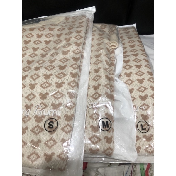 Beige Kana Sweater Disney x Benang Jarum