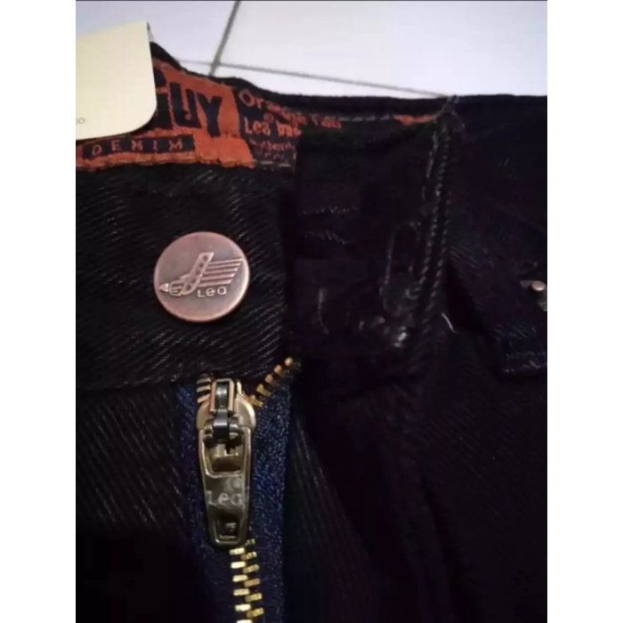 e40701f0 Celana Lea Jeans Original Pria Model Standar Warna Hitam Pekat - 27 R0V501