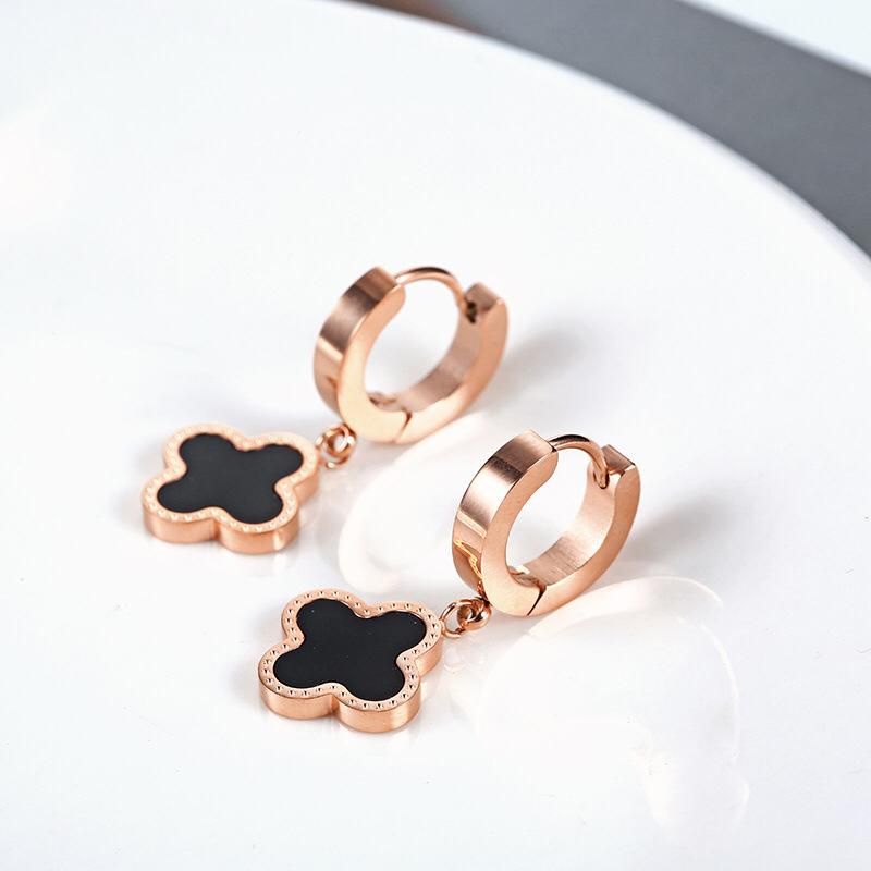 Anting Jepit titanium Clover Wanita Korea Lapis Emas 18K