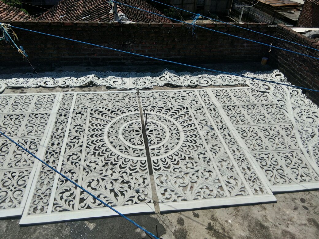 Ukiran Gunungan Spon Karet