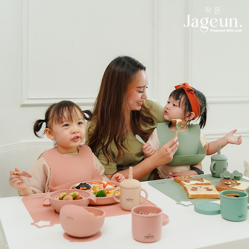 JAGEUN Premium Silicone Baby Bib | Tadah Liur | Slabber | Celemek Bayi