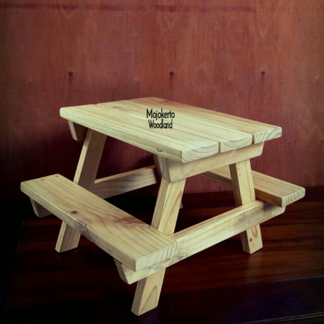 Dessert table / Mini picnic table