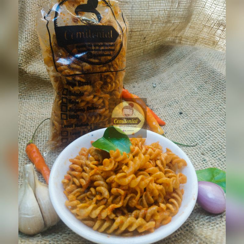 

[100gr] MAKARONI ULIR PEDAS DAUN JERUK EXTRA BAWANG GORENG