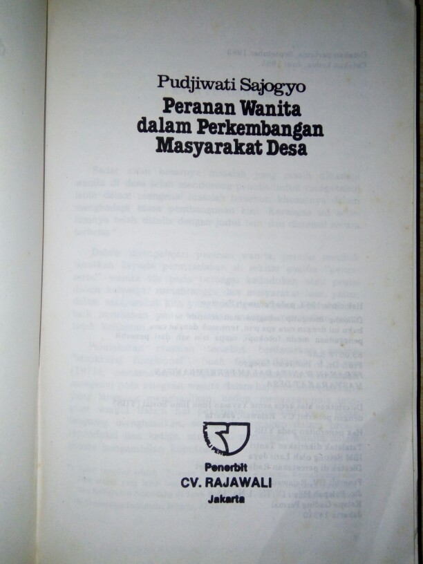 Peranan Wanita Dalam Perkembangan Masyarakat Desa By Pudjiwati Sajogyo Shopee Indonesia