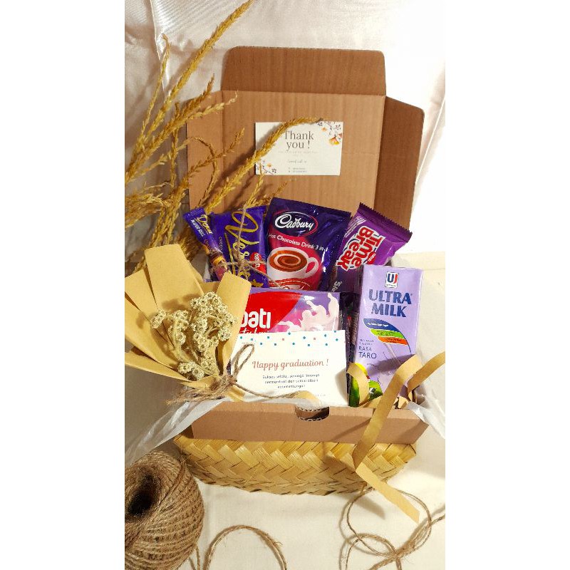 

HAMPERS/BOUQET SNACK/SNACK BOX/GIFT/KADO WISUDA