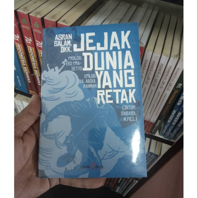 

BUKU JEJAK DUNIA YANG RETAK