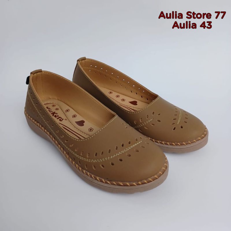 Sepatu Slip on kickers Wanita kekinian (Aulia 43)